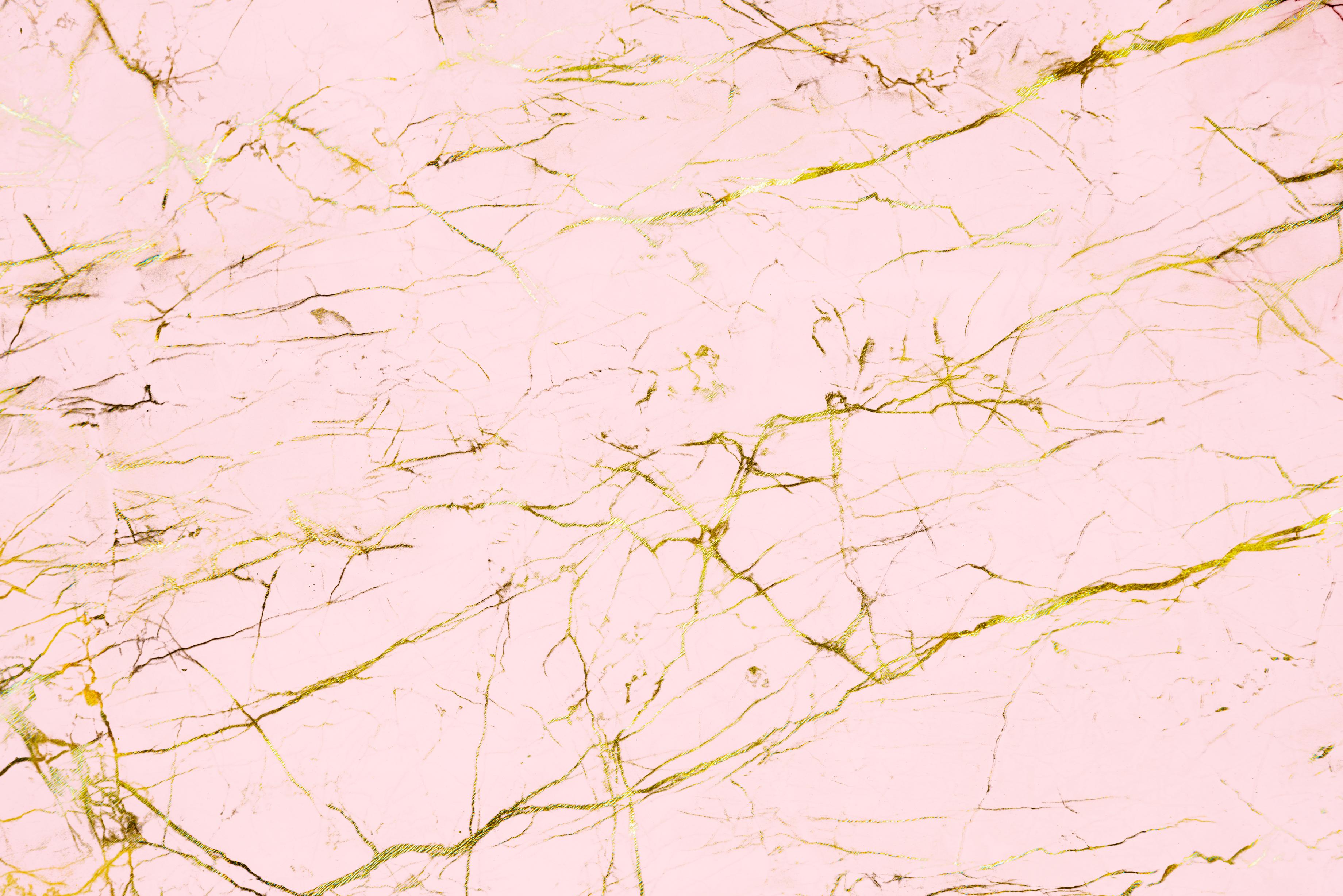 Tapeta marmurkowa w kolorze różowego złota